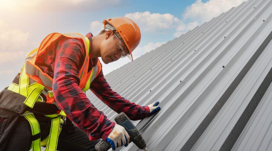 Professional residential roofers in Cromwell, IN